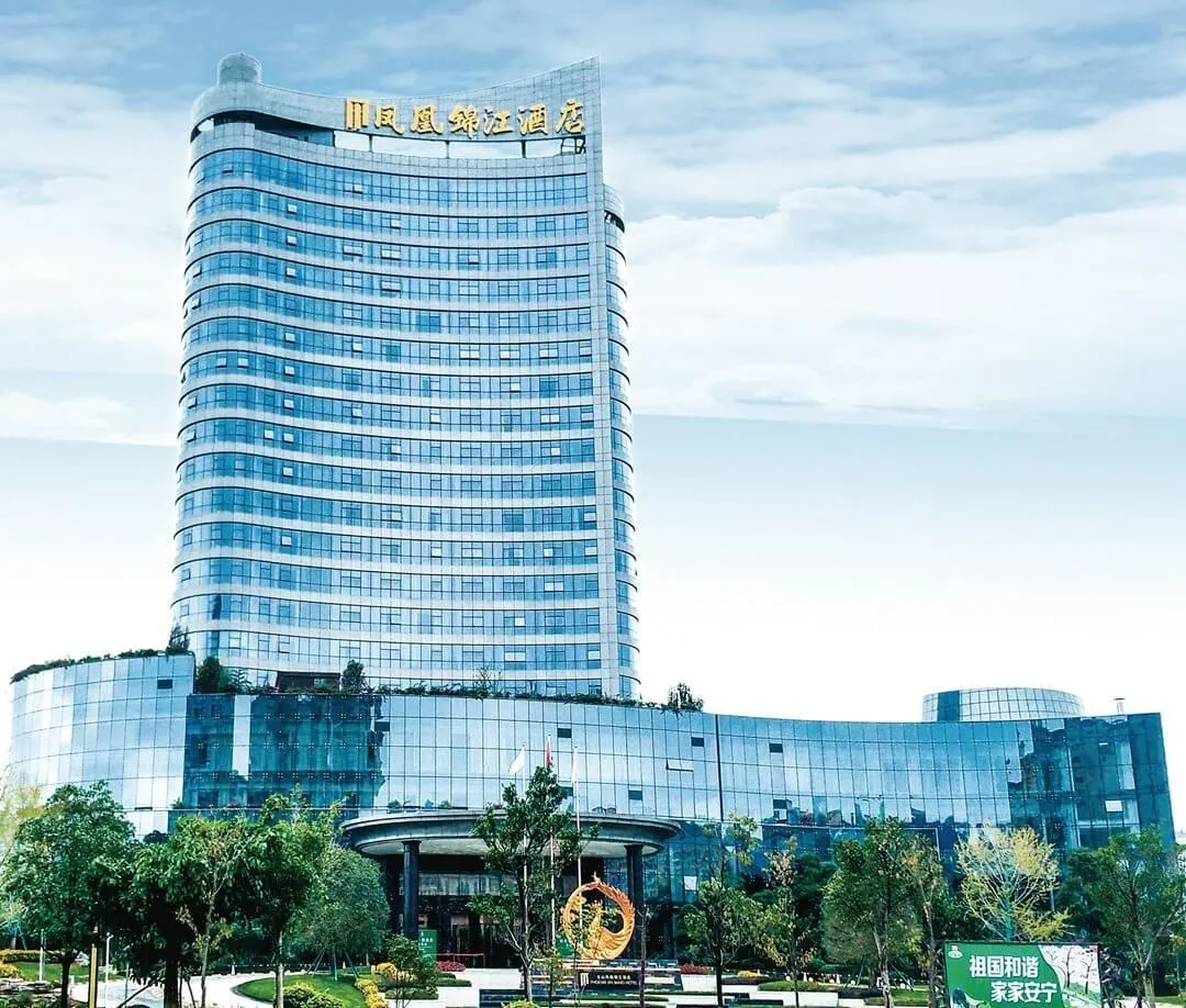 Khách sạn Phượng Hoàng Cẩm Giang, Văn Sơn
